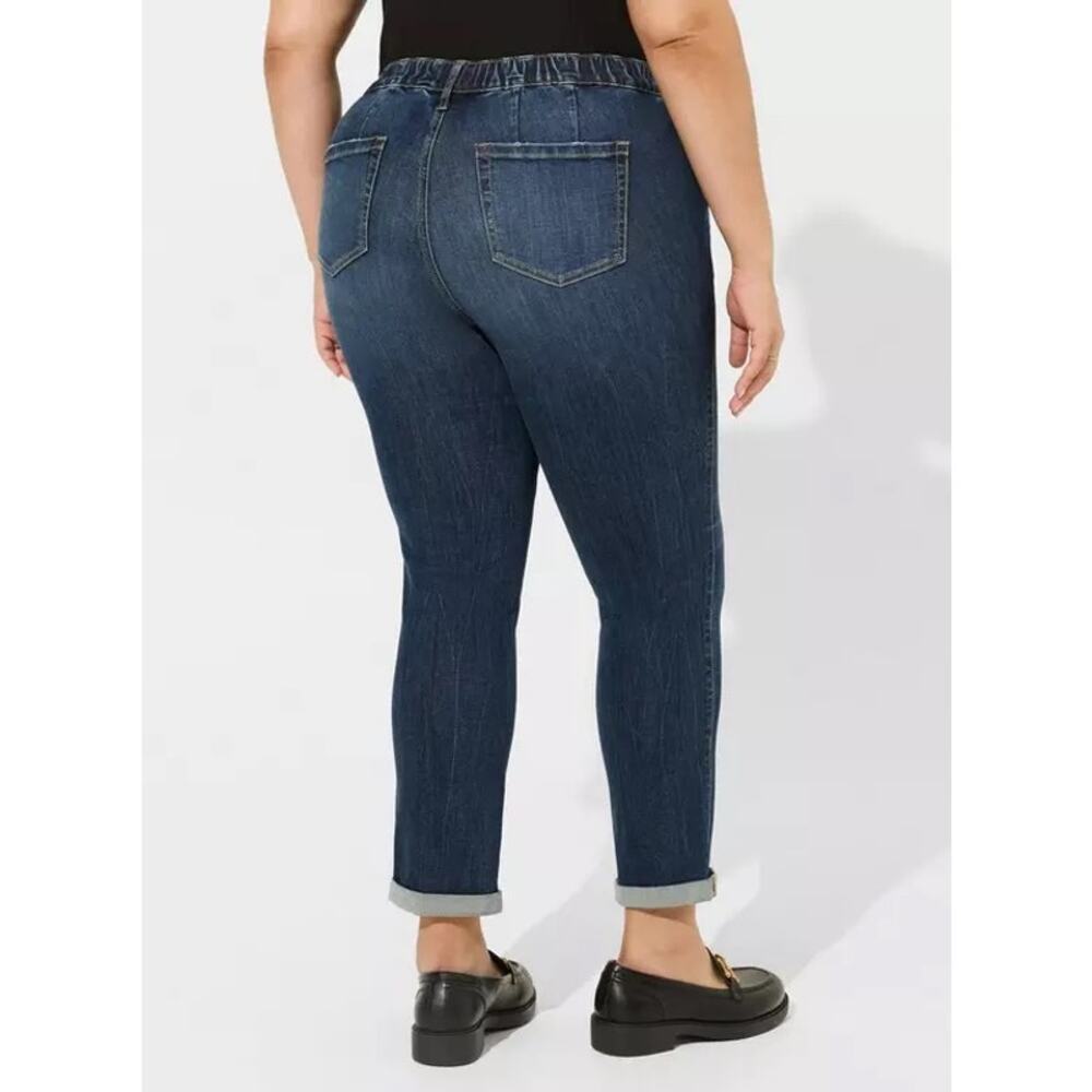 Torrid Weekend Boyfriend Mid Rise Jeans Size 6 Short Axis Pull On Drawstring NWT - Picture 2 of 9